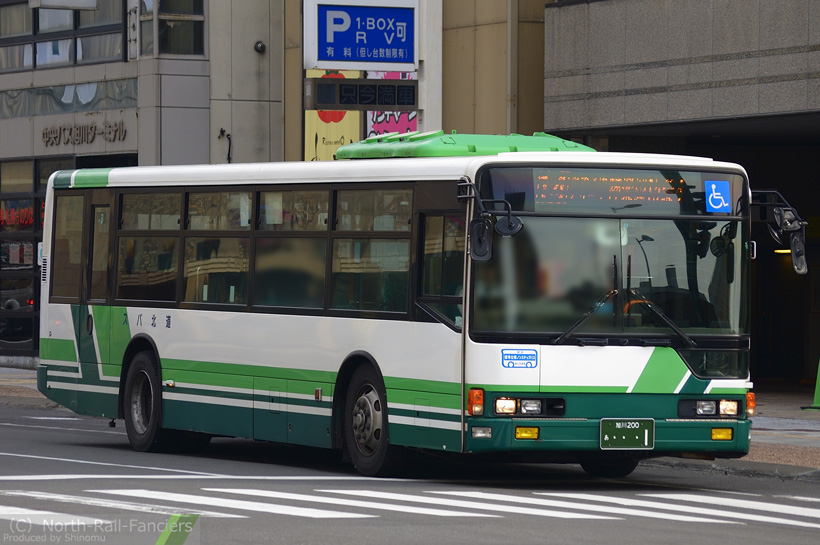 旭川200あ1-運転席側(前)