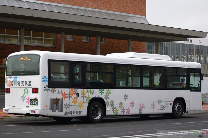 旭川200あ2000-運転席側(後)
