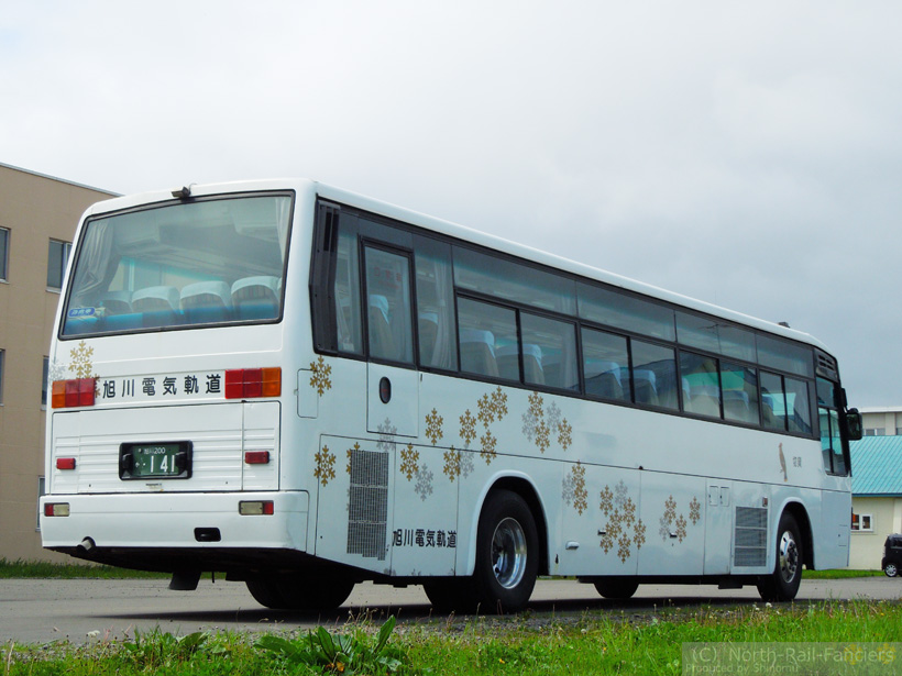 旭川200か141-運転席側(後)