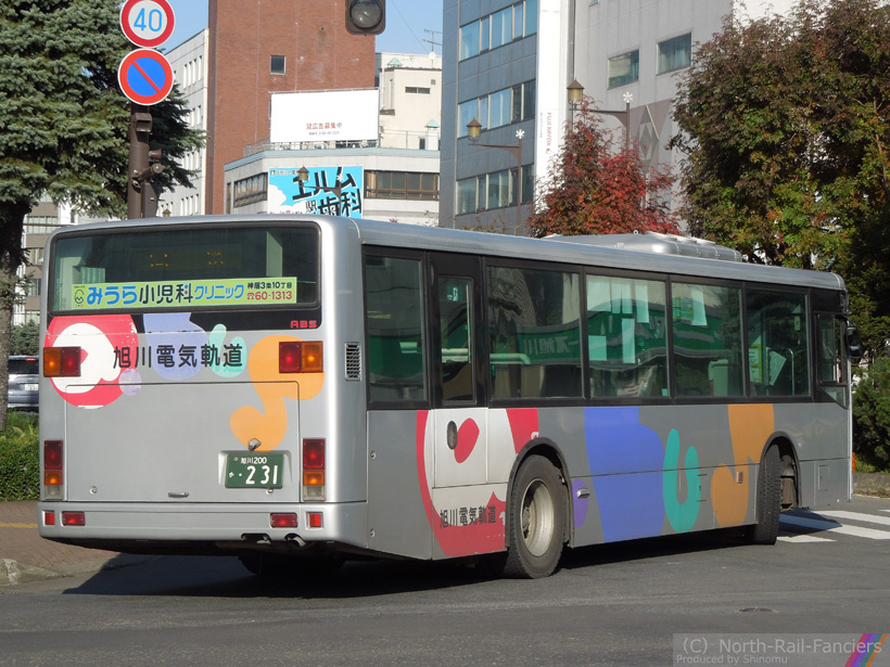 旭川200か231-運転席側(後)