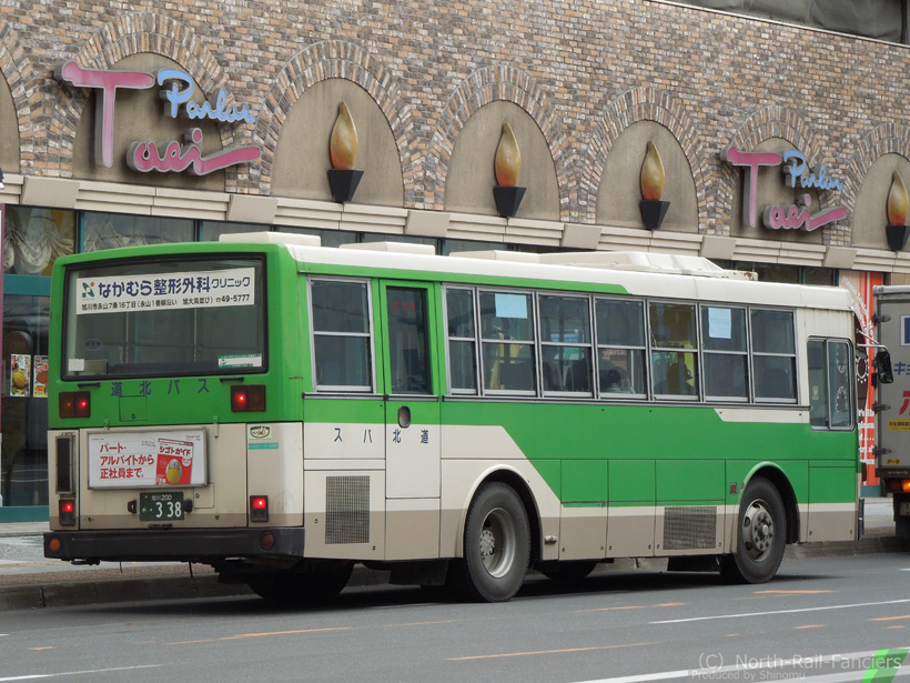 旭川200か338-運転席側(前)