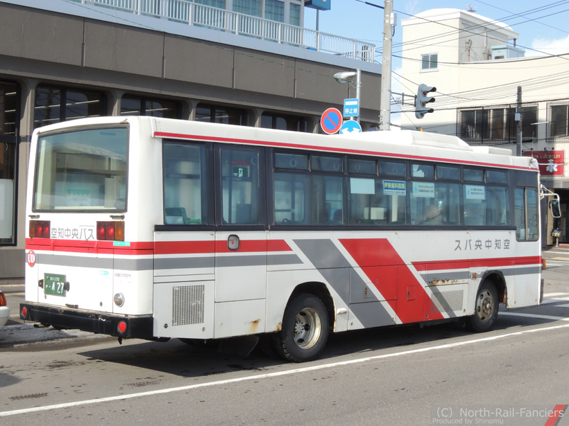 旭川200か427-運転席側(後)