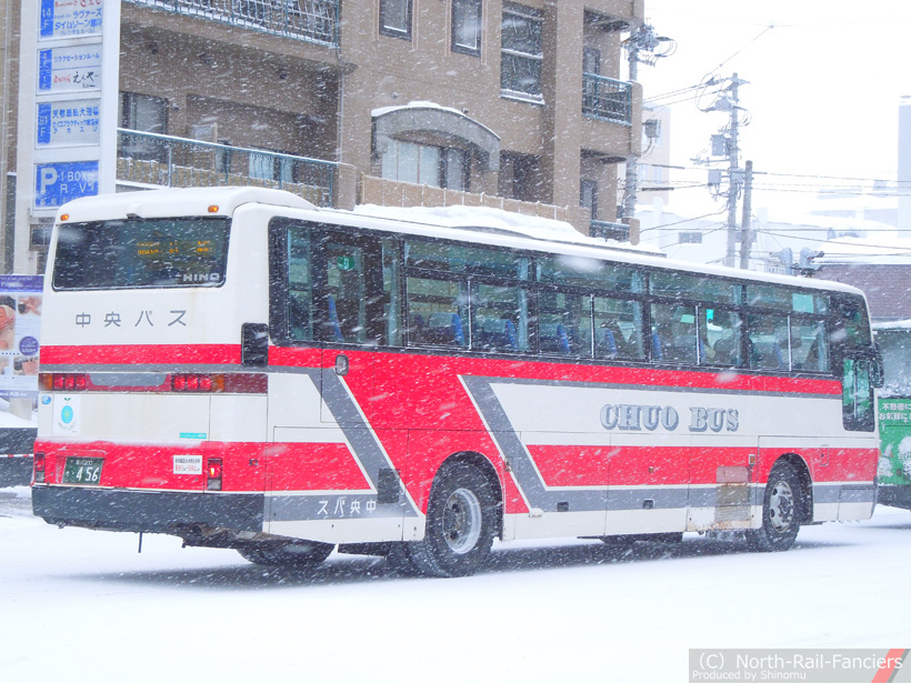 旭川200か456-運転席側(後)