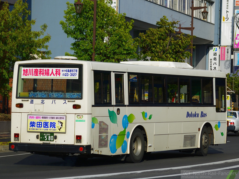 旭川200か580-運転席側(後)