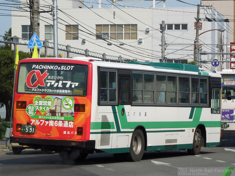 旭川200か591-運転席側(後)
