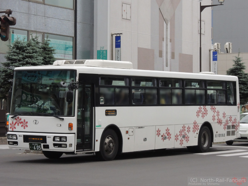 旭川200か605-ドア側(前)