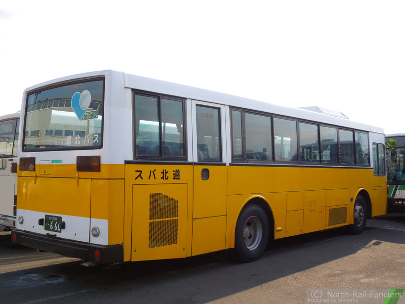 旭川200か666-運転席側(後)