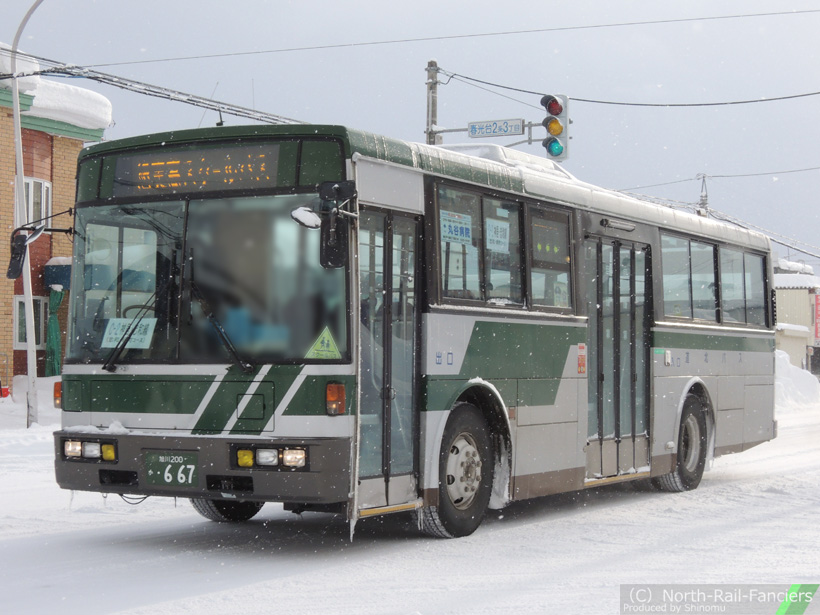 旭川200か667-ドア側(前)
