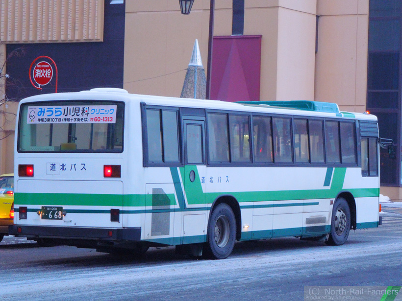 旭川200か668-運転席側(後)
