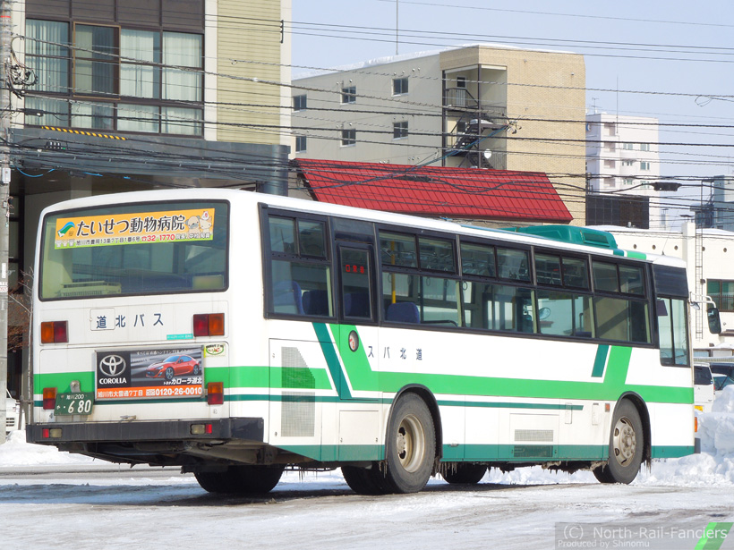 旭川200か680-運転席側(後)