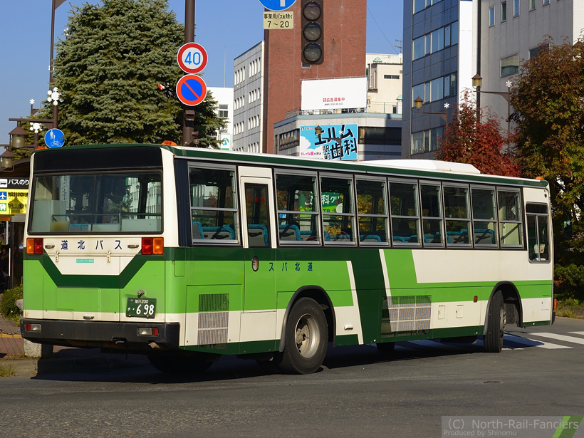 旭川200か698-運転席側(後)