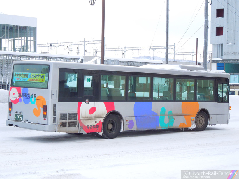 旭川200か721-運転席側(後)
