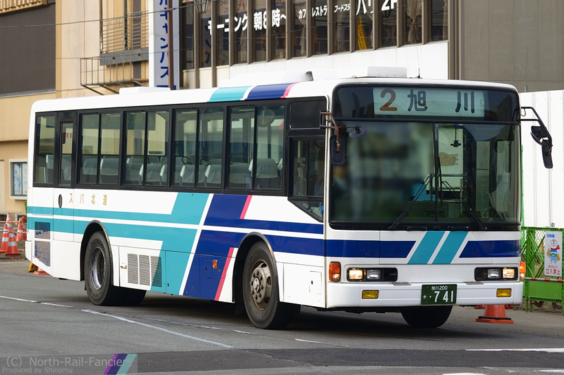 旭川200か741-運転席側(前)