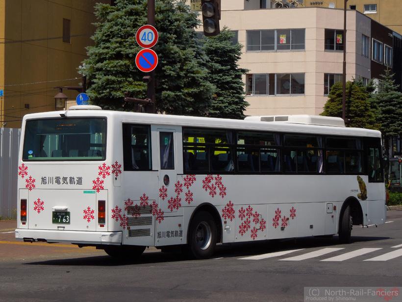 旭川200か763-運転席側(後)