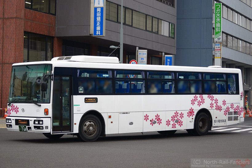 旭川200か764-ドア側(前)