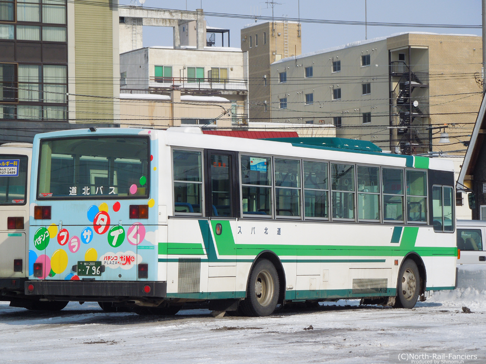 旭川200か796-運転席側(後)