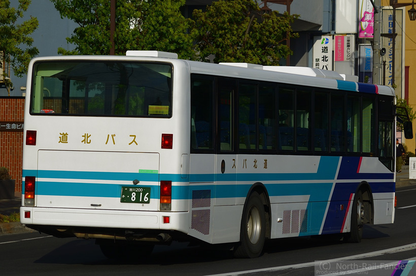 旭川200か816-運転席側(前)
