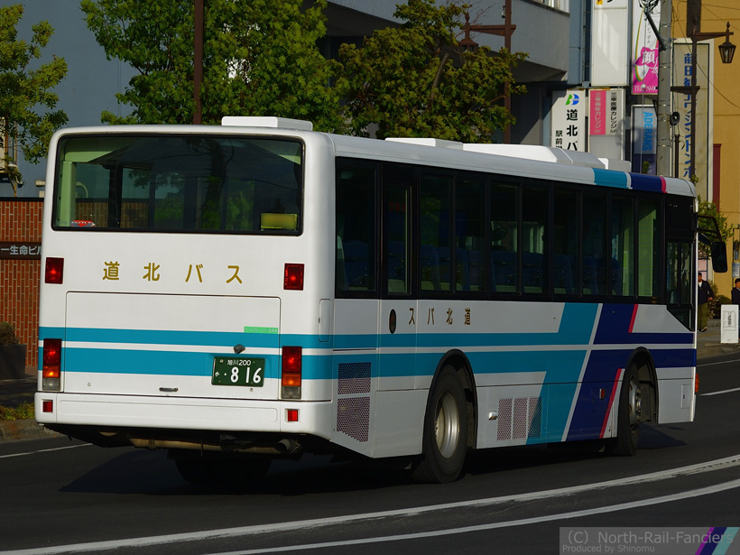 旭川200か816-運転席側(後)