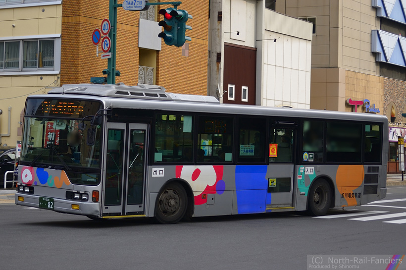 旭川200か82-ドア側(前)