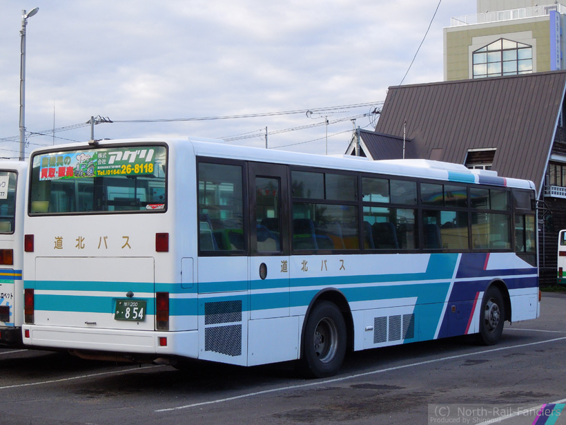 旭川200か854-運転席側(前)