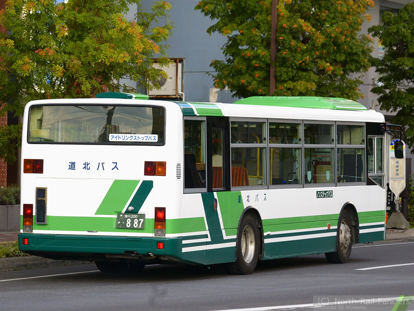 旭川200か887-運転席側(後)