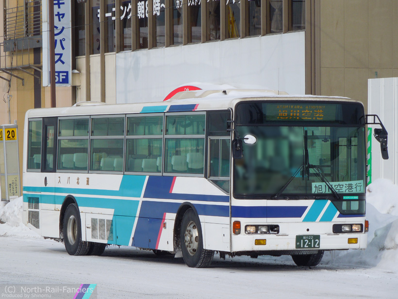 旭川22か1212-運転席側(前)