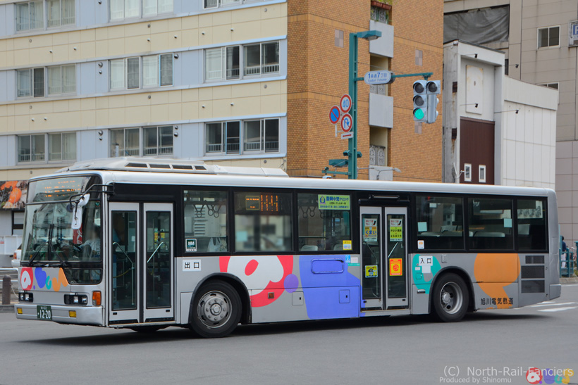 旭川22か1220-ドア側(前)