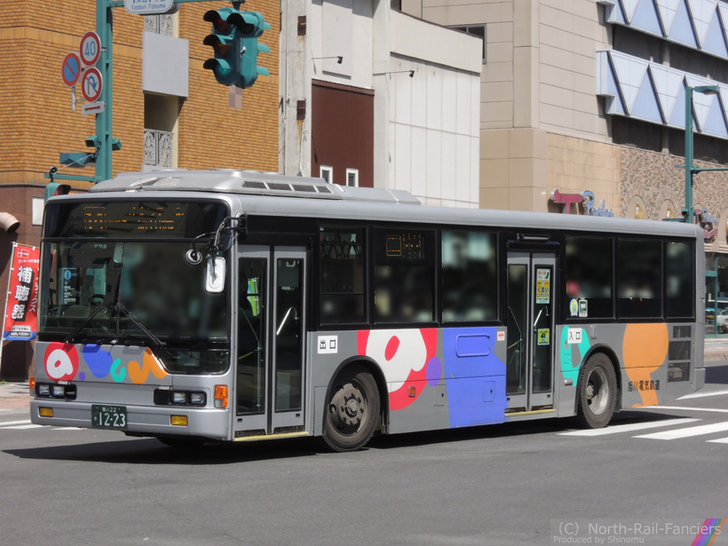 旭川22か1223-ドア側(前)