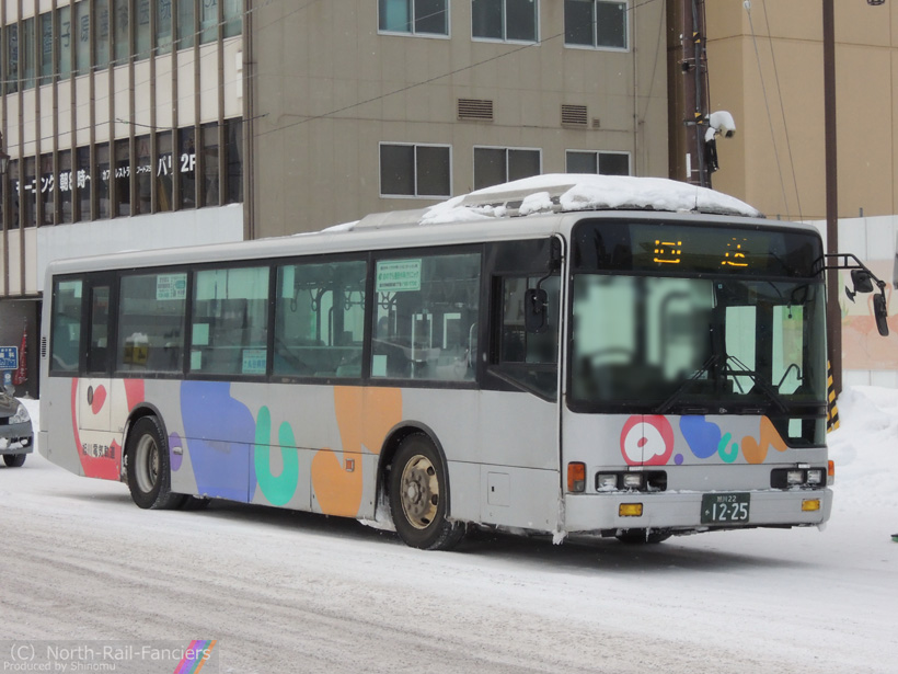 旭川22か1225-運転席側(前)
