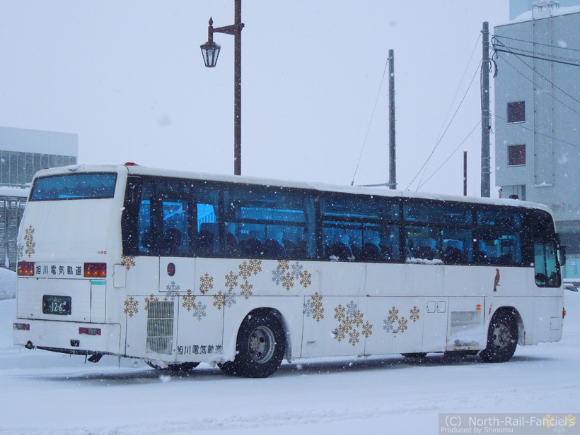 旭川22か1263-運転席側(後)