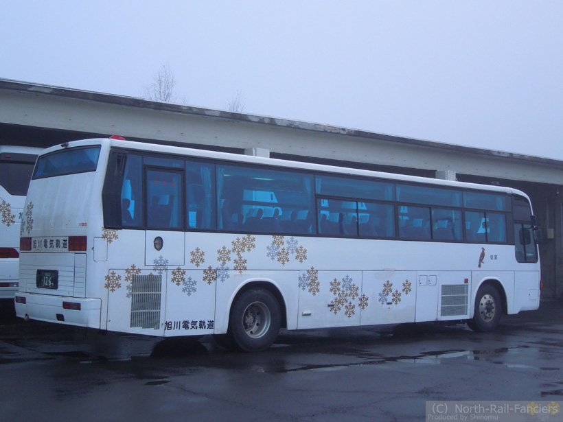 旭川22か1264-運転席側(後)