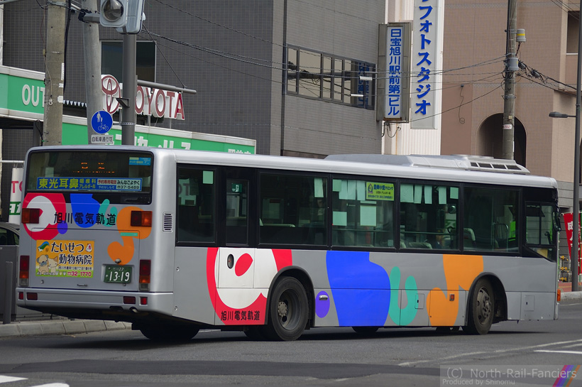 旭川22か1319-運転席側(後)