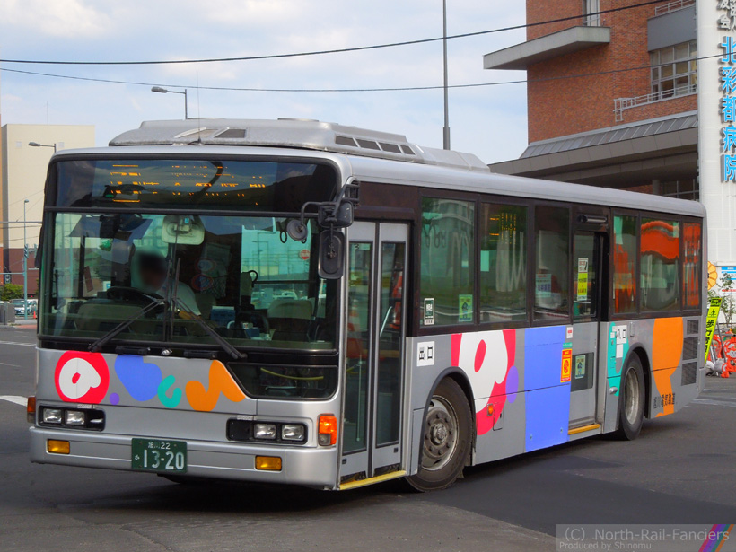 旭川22か1320-ドア側(前)