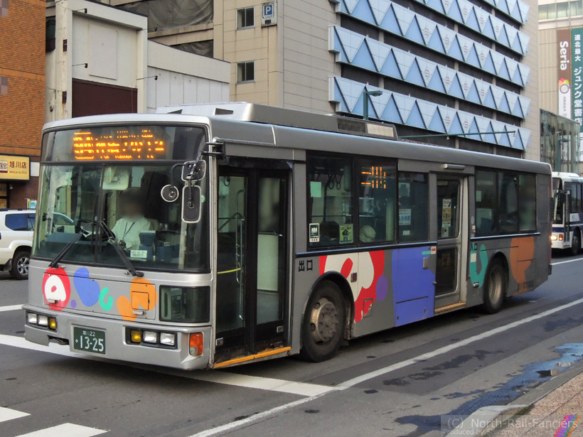 旭川22か1325-ドア側(前)