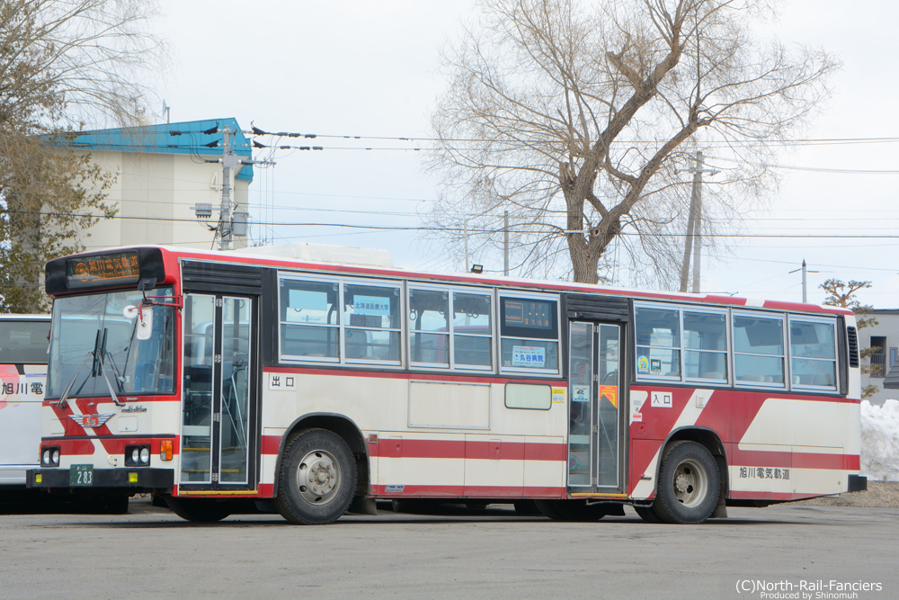 旭川22か283-ドア側(前)