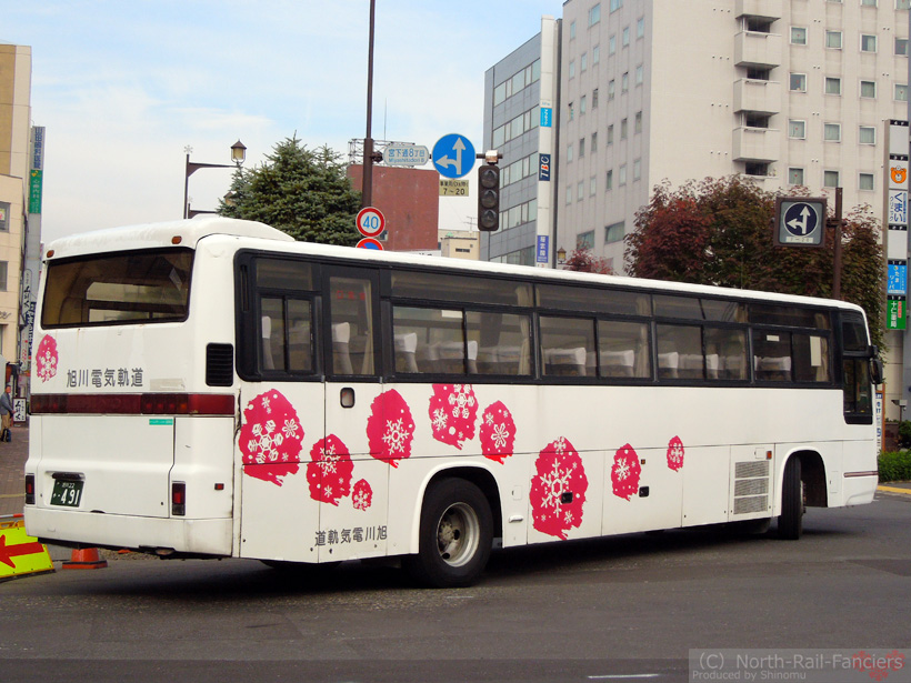 旭川22か491-運転席側(後)