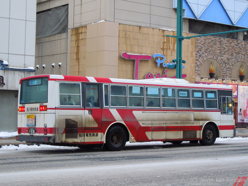 旭川22か535-運転席側(後)
