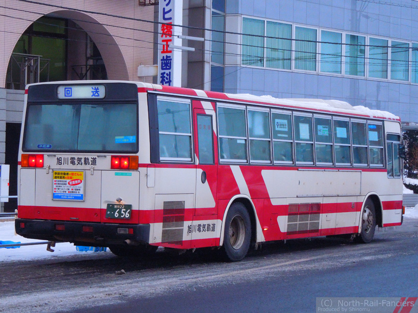 旭川22か656-運転席側(後)