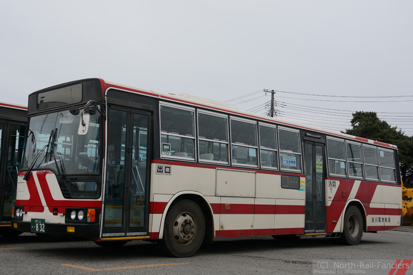 旭川22か832-ドア側(前)