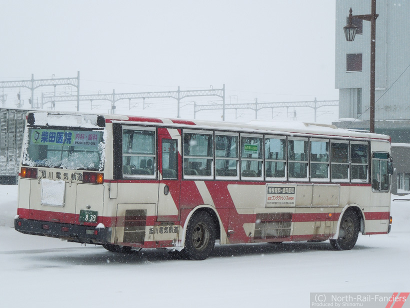 旭川22か839-運転席側(後)