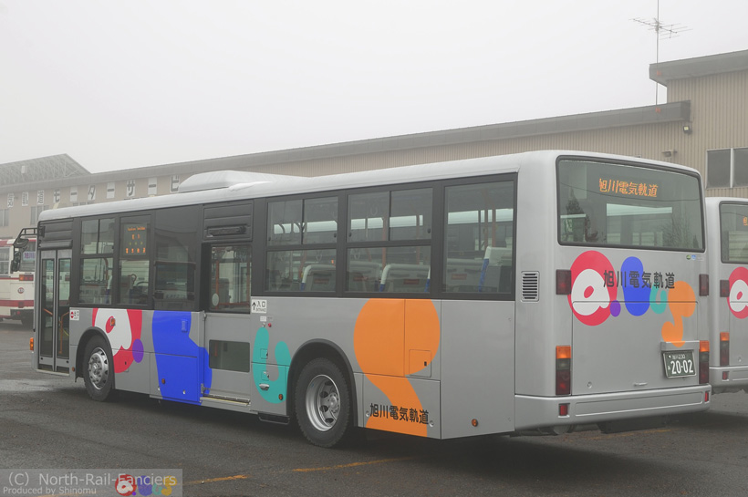 旭川230あ2002-ドア側(後)