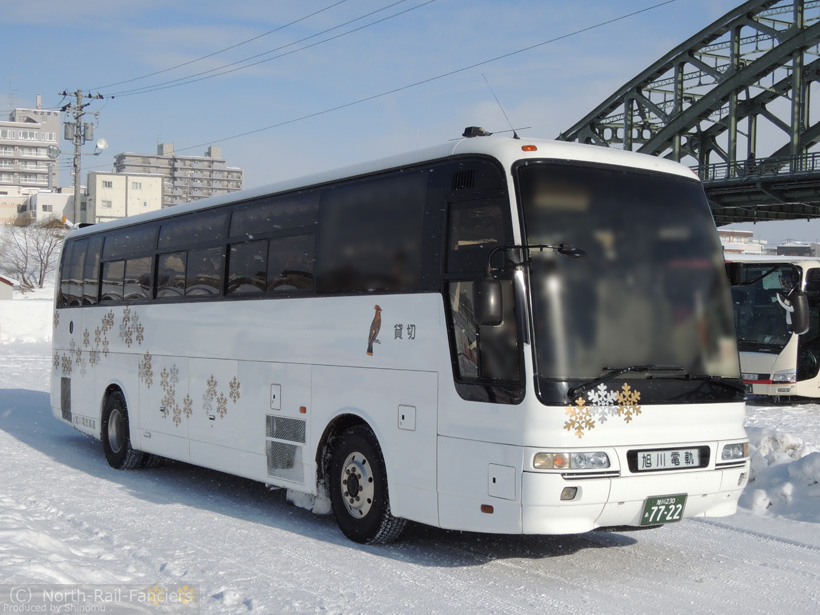 旭川230あ7722-運転席側(前)