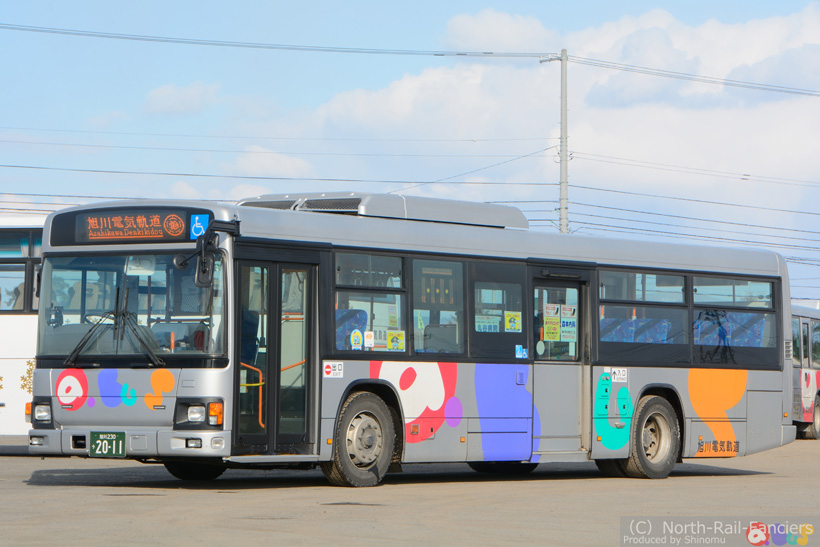 旭川230う2011-ドア側(前)